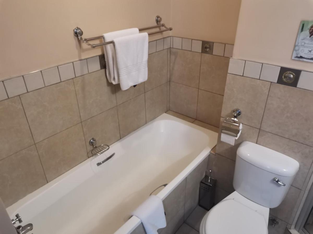 Mapungubwe Hotel Apartments Marshalltown ヨハネスブルグ エクステリア 写真