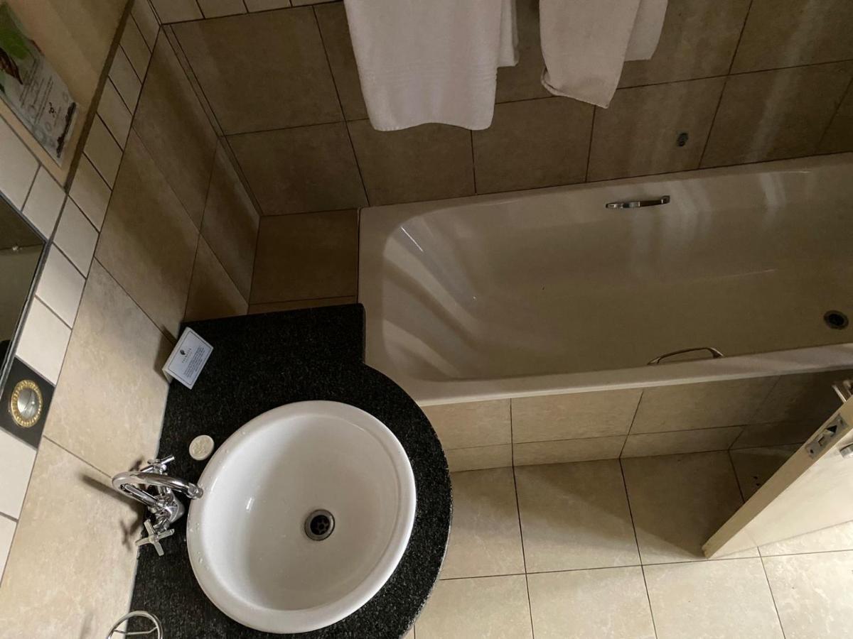 Mapungubwe Hotel Apartments Marshalltown ヨハネスブルグ エクステリア 写真