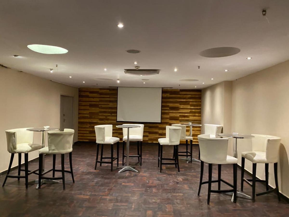Mapungubwe Hotel Apartments Marshalltown ヨハネスブルグ エクステリア 写真